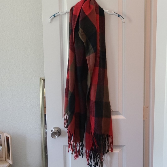 Women's Nice Looking Wrap/Scarf - Picture 2 of 7